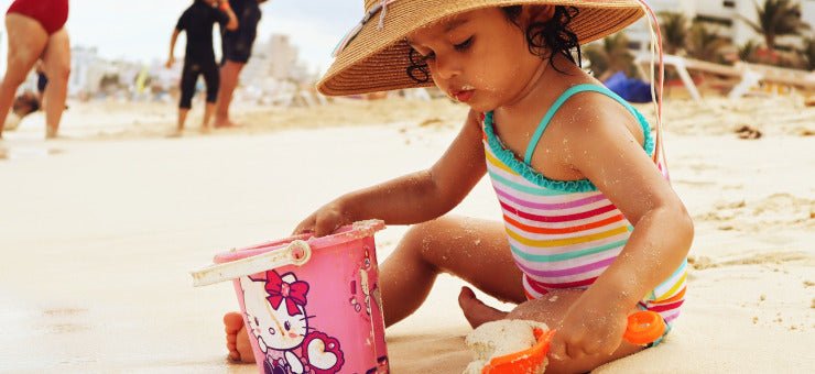 Bambini in spiaggia: 6 utili consigli per le mamme! - Ludoville