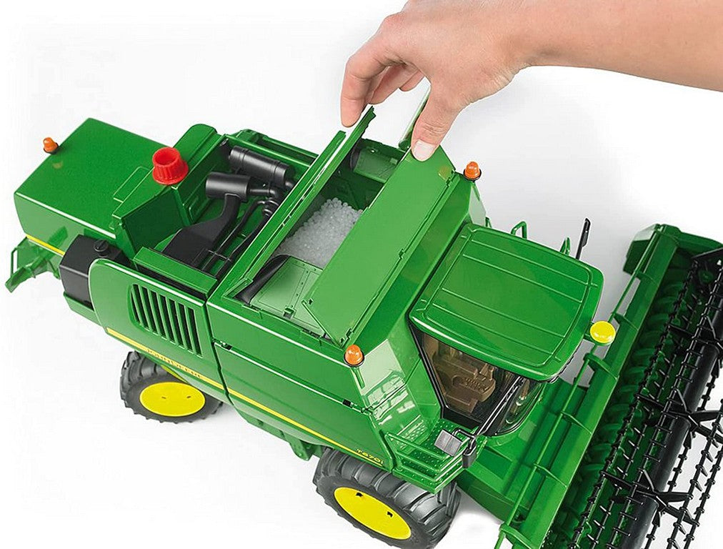 MIETITRICE JOHN DEERE COMBINE