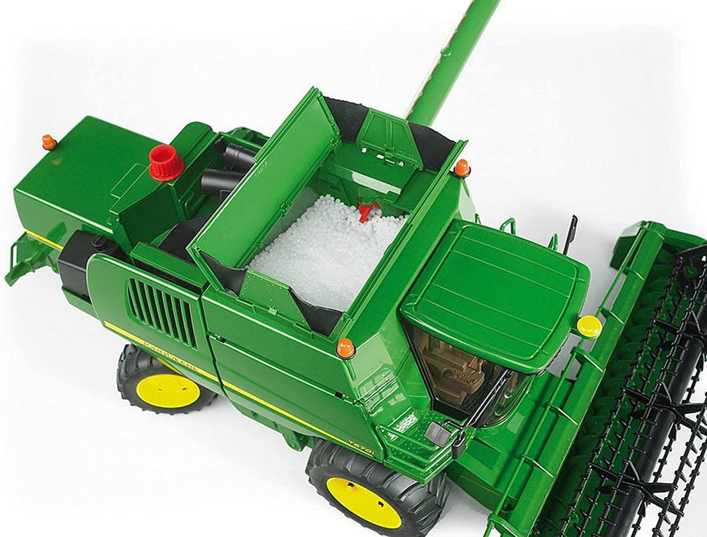 MIETITRICE JOHN DEERE COMBINE