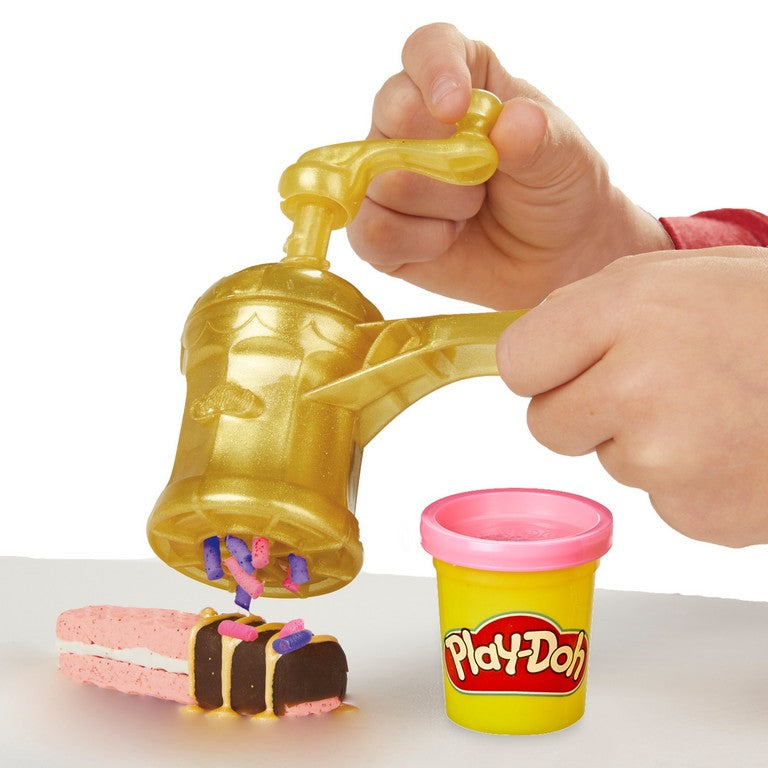 PLAYDOH GOLD STAR BAKER