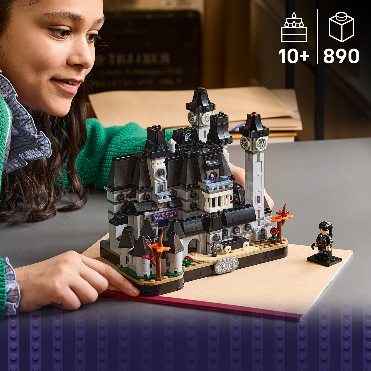 LEGO Wednesday 76788 Nevermore Academy, Modellino di Scuola Giocattolo con 3 Personaggi e Accessori, Regalo per Bambini 10+