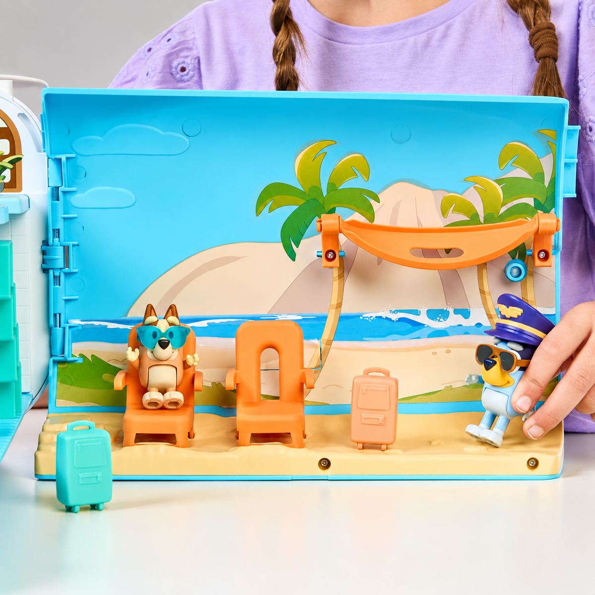 Bluey Aereo Trasformabile 3 in 1 – Playset con Resort e Barca Moose Toys