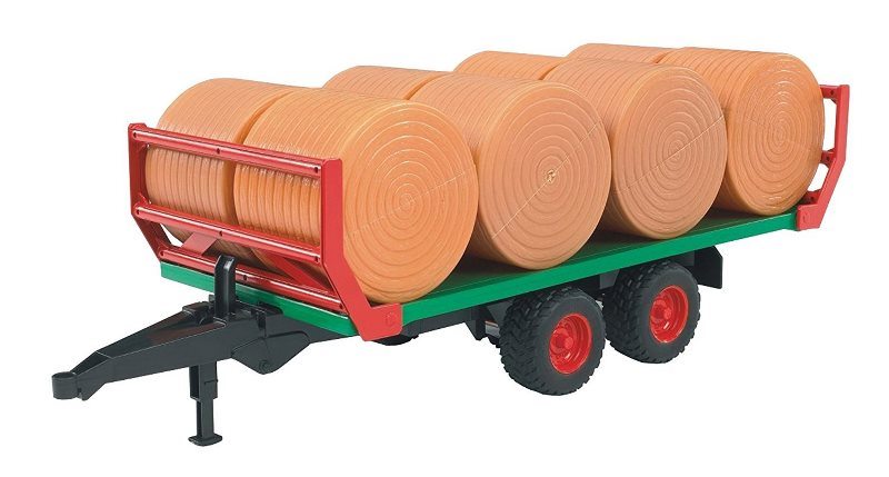 RIMORCHIO CON 8 BALLE FIENO ROTONDE