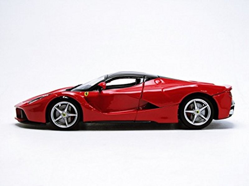 LA FERRARI 1:24