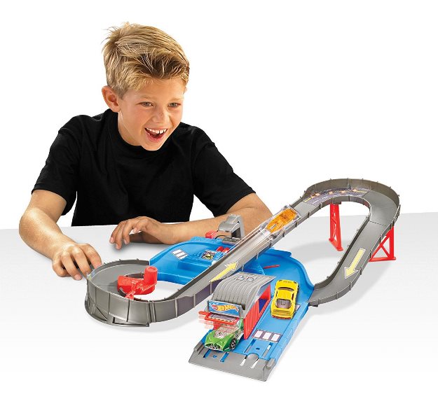 HOT WHEELS CITY SPEEDWAY