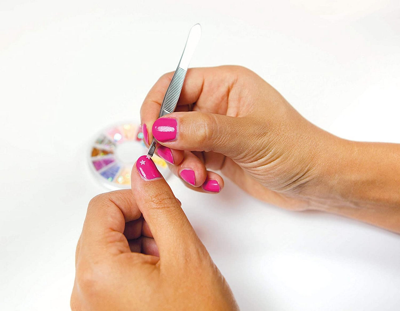 ME CONTRO TE - LUI E SODI NAIL MANI