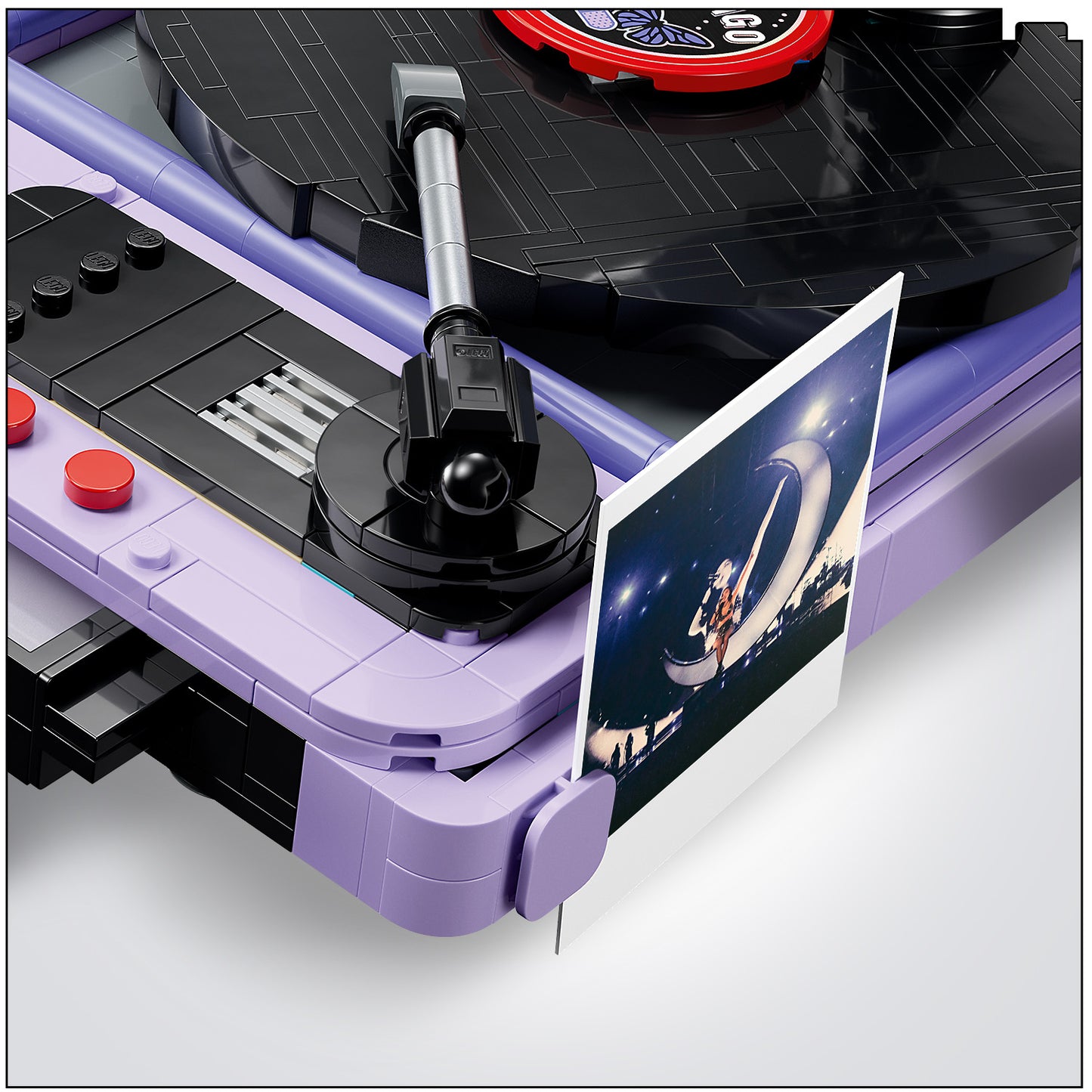 LEGO Editions 43029 La Mezzaluna del Concerto di Olivia Rodrigo, Kit con Giradischi, Vinile e Minifigure, Regalo da 14+ Anni