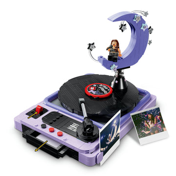 LEGO Editions 43029 La Mezzaluna del Concerto di Olivia Rodrigo, Kit con Giradischi, Vinile e Minifigure, Regalo da 14+ Anni