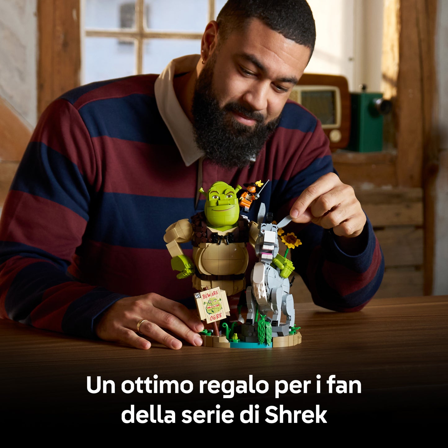 LEGO Shrek, Ciuchino e Gatto con gli Stivali - Kit Modellismo Cinematografico per Adulti - Set da Esposizione con 3 Personaggi - Decorazione per Scrivania o Mensola - Regalo per i Fan dei Film - 72423