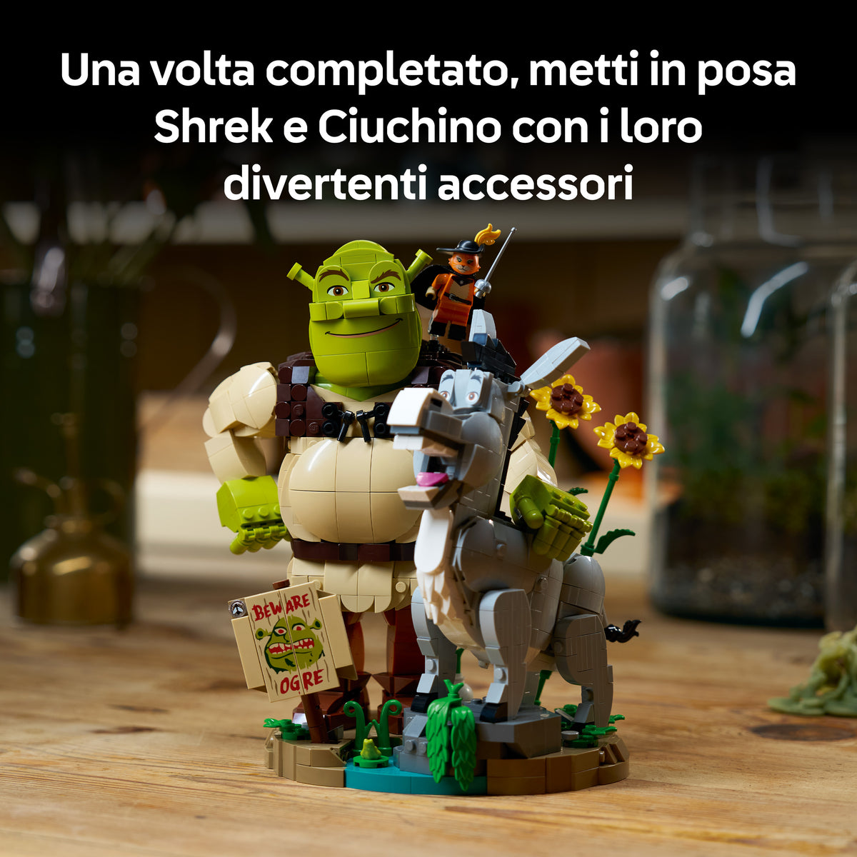LEGO Shrek, Ciuchino e Gatto con gli Stivali - Kit Modellismo Cinematografico per Adulti - Set da Esposizione con 3 Personaggi - Decorazione per Scrivania o Mensola - Regalo per i Fan dei Film - 72423