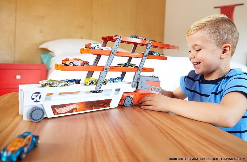 HOT WHEELS MEGA HAULER