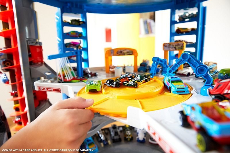 HOT WHEELS SUPER MEGA GARAGE