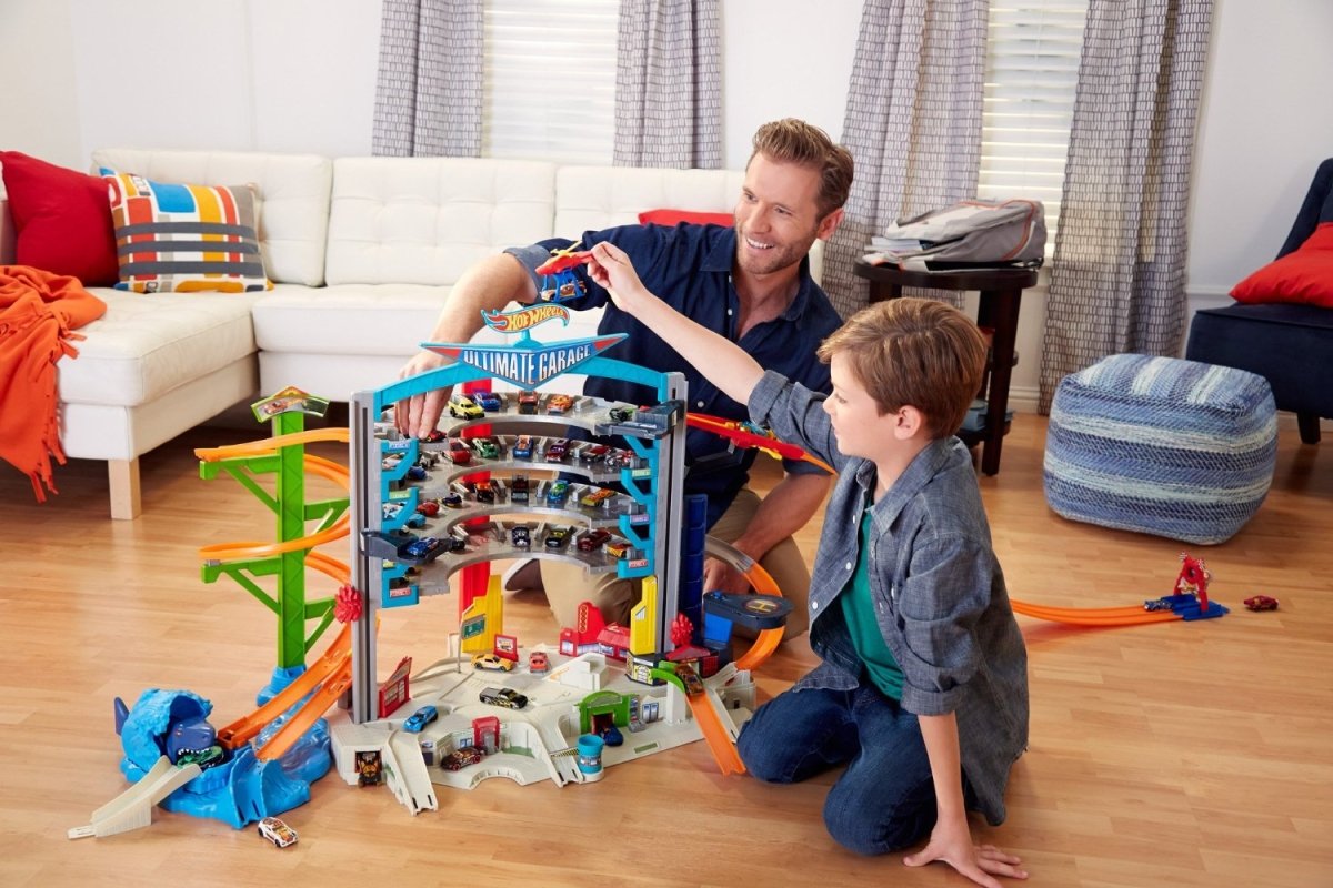 HW MEGA GARAGE
