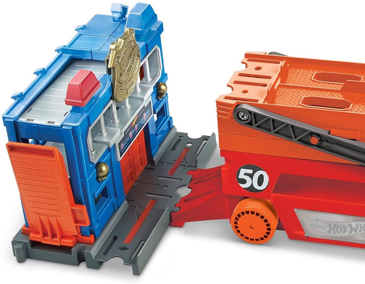 HW MEGA RED HAULER-50TH