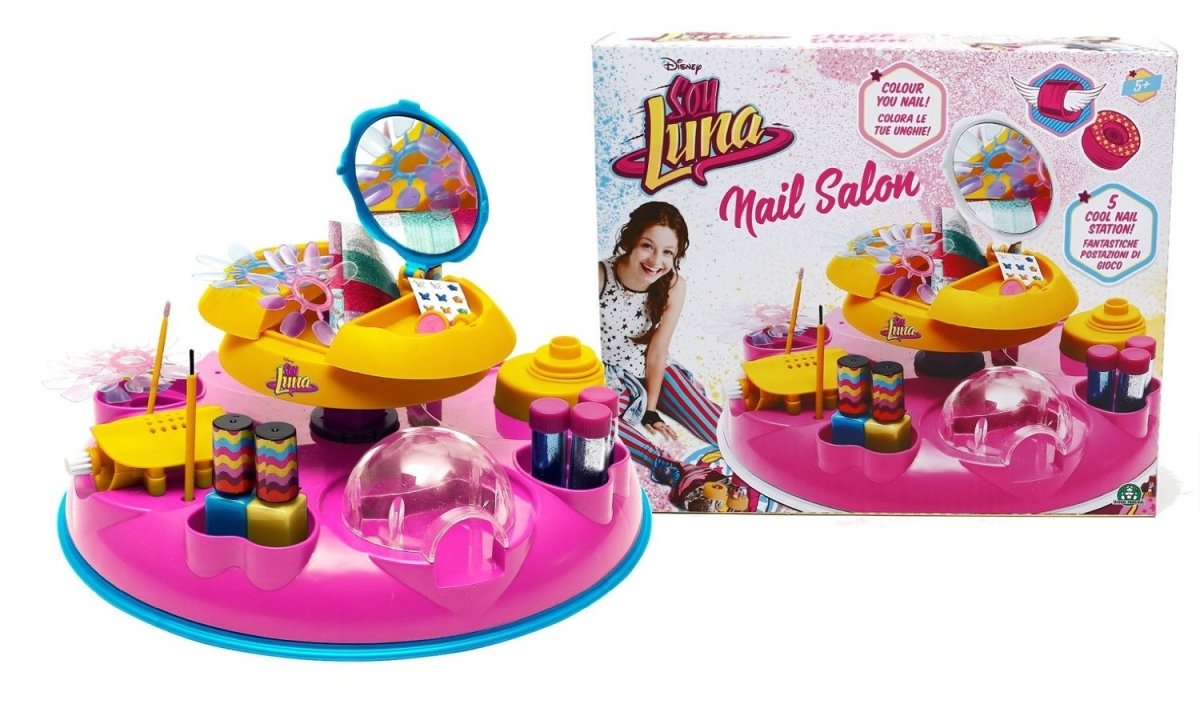 SOY LUNA SUPER NAIL STUDIO
