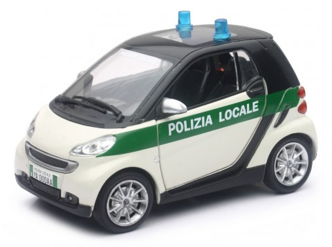 1:24 SMART FORTWO POLIZIA LOCALE